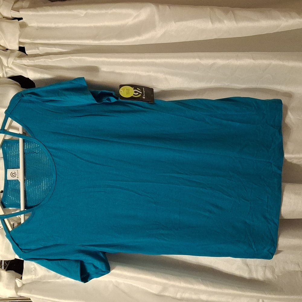 Champion short sleeve top Lg 🩵🩵🩵🩵